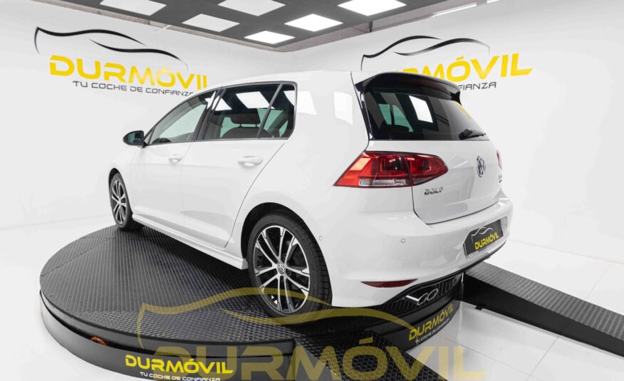 VOLKSWAGEN Golf Sport by R-line 2.0 TDI 150cv BMT DSG Ocasión