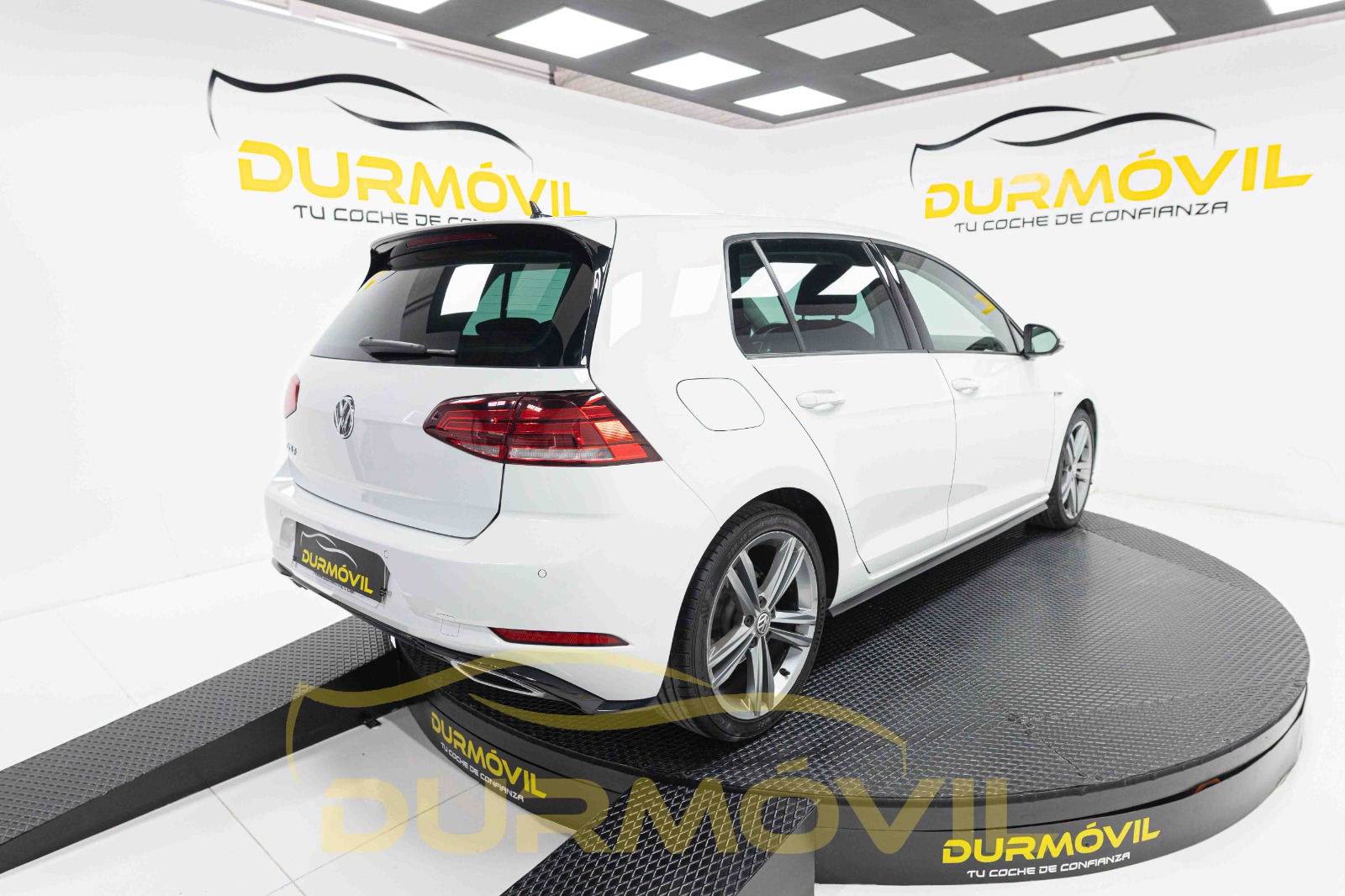 VOLKSWAGEN Golf Sport RLine 2.0 TDI 110kW 150CV DSG Ocasión