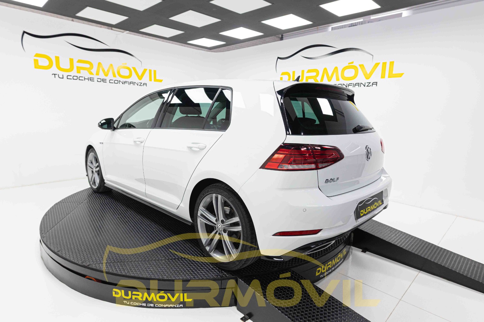 VOLKSWAGEN Golf Sport RLine 2.0 TDI 110kW 150CV DSG Ocasión