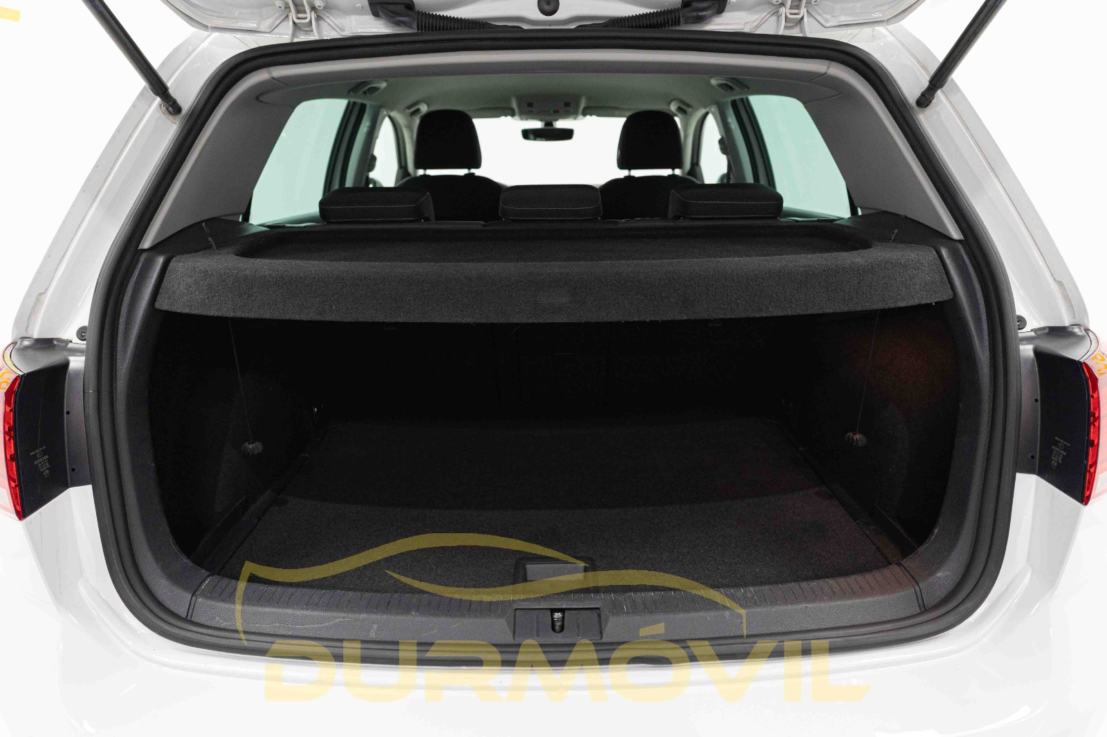 VOLKSWAGEN Golf Sport RLine 2.0 TDI 110kW 150CV DSG Ocasión