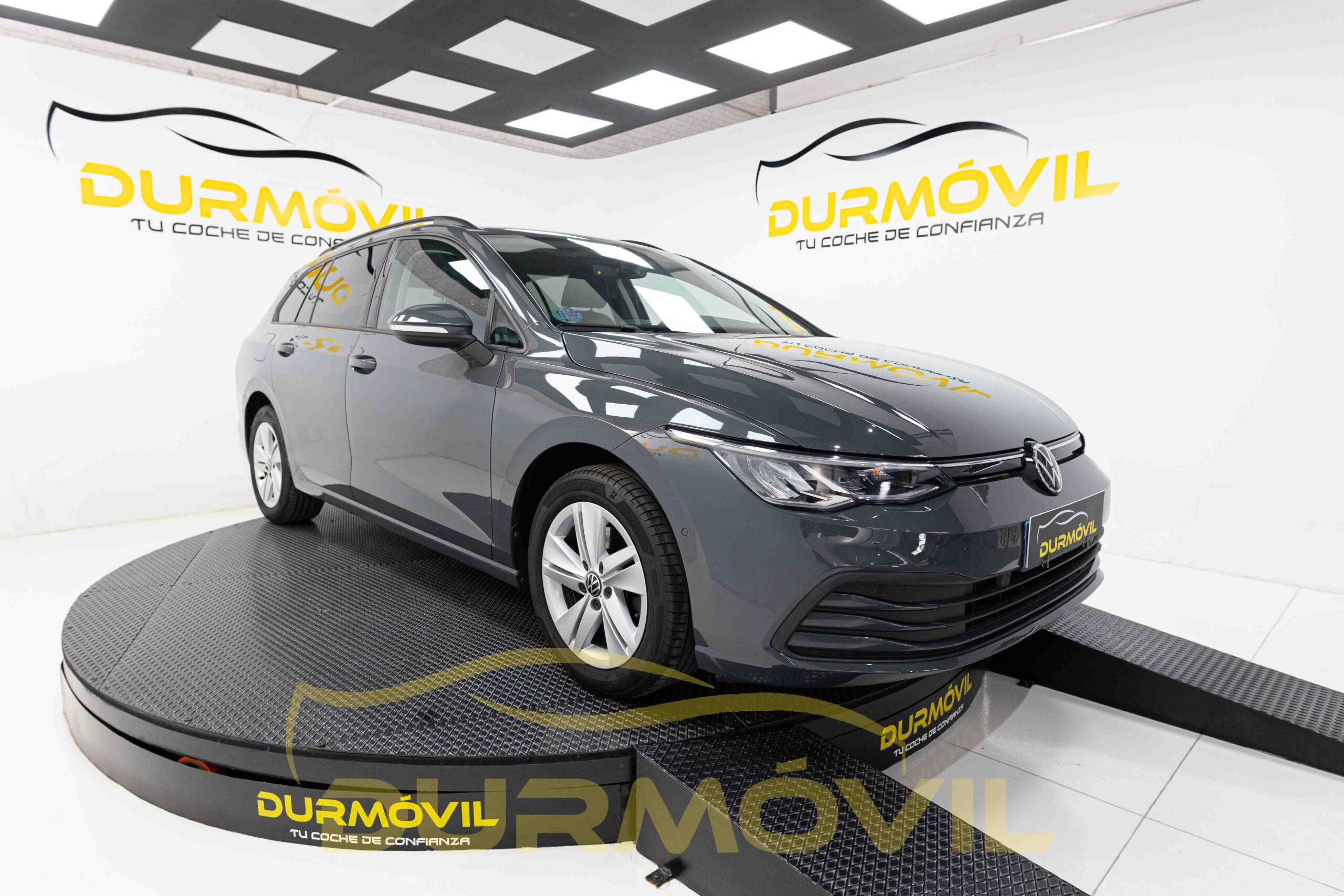 VOLKSWAGEN Golf Life 1.5 eTSI 96kW 130CV DSG Variant Ocasión