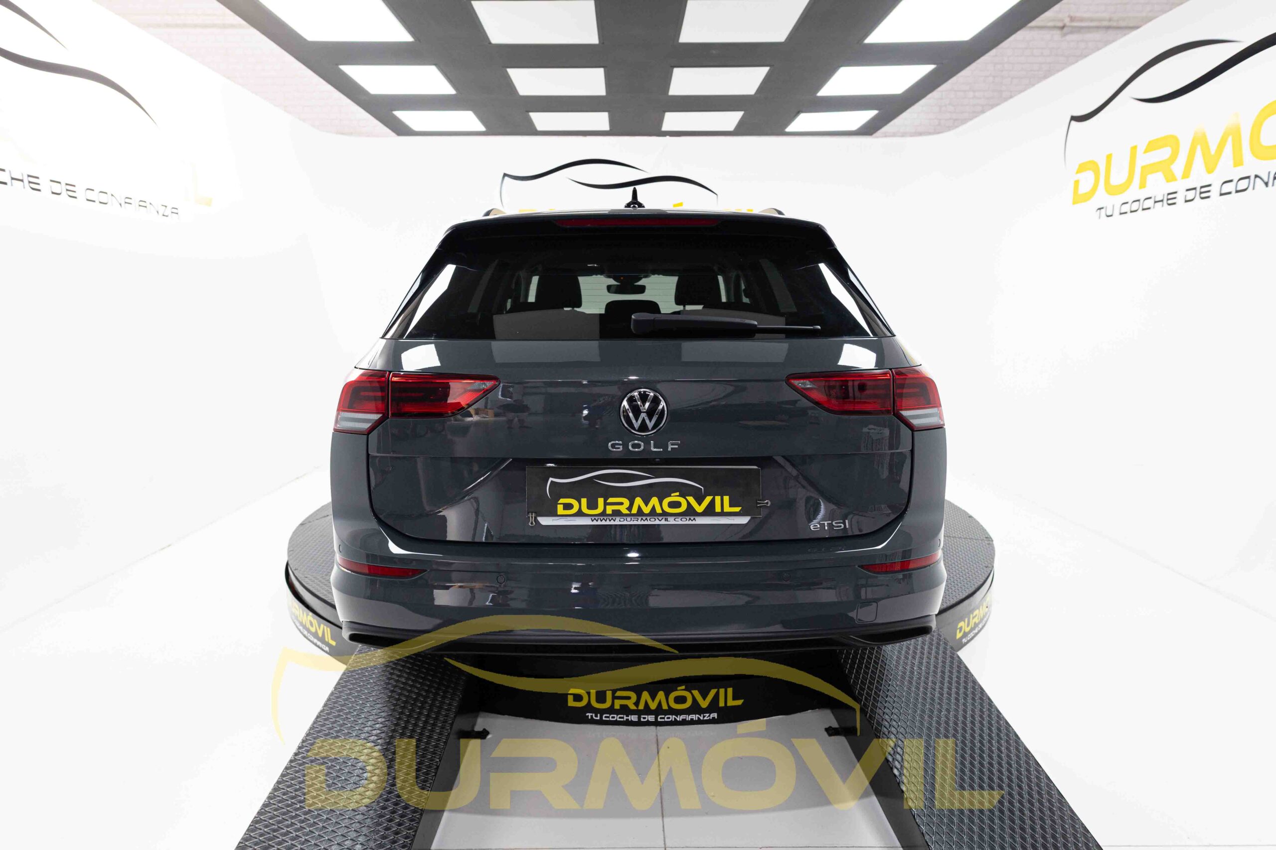 VOLKSWAGEN Golf Life 1.5 eTSI 96kW 130CV DSG Variant Ocasión