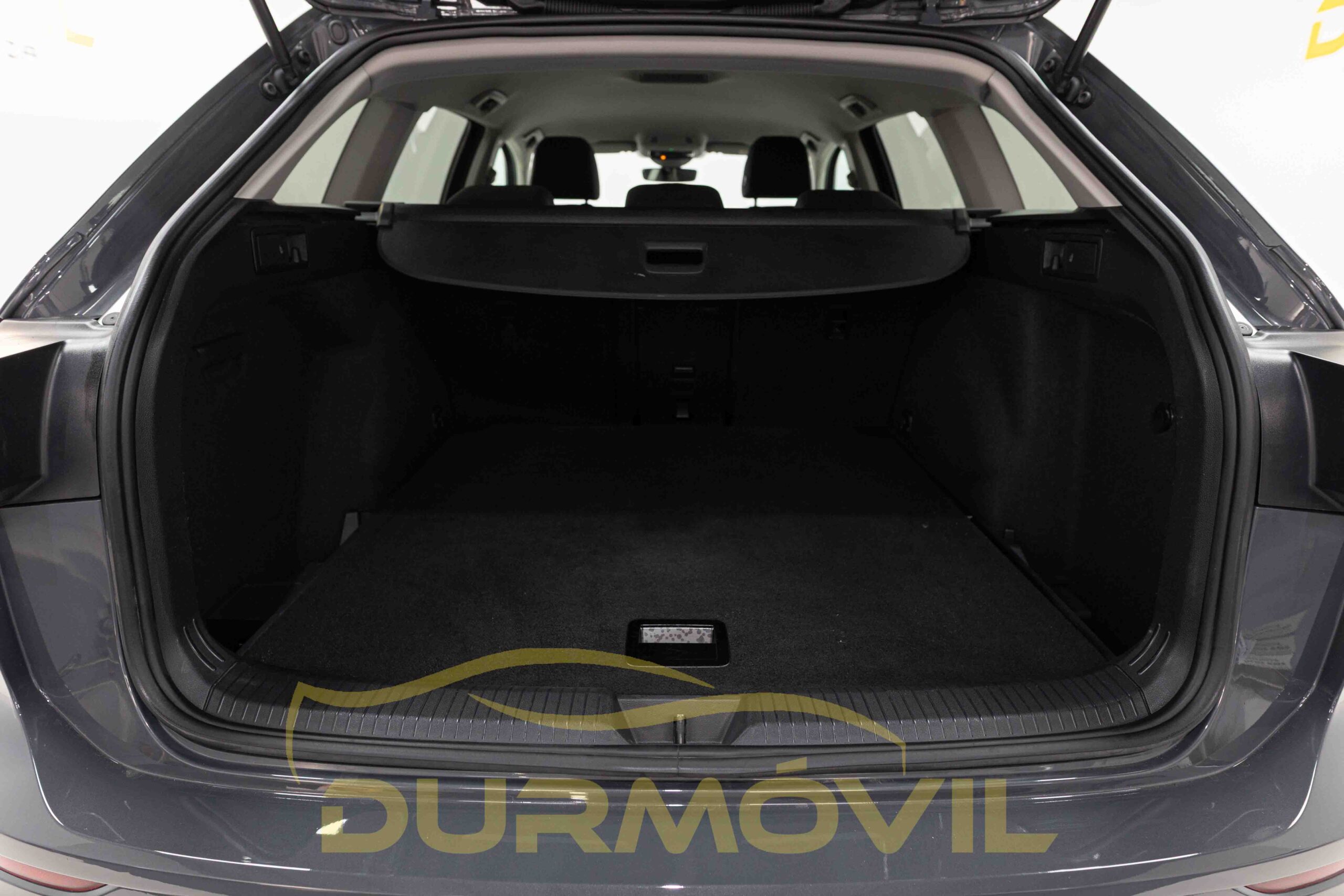 VOLKSWAGEN Golf Life 1.5 eTSI 96kW 130CV DSG Variant Ocasión